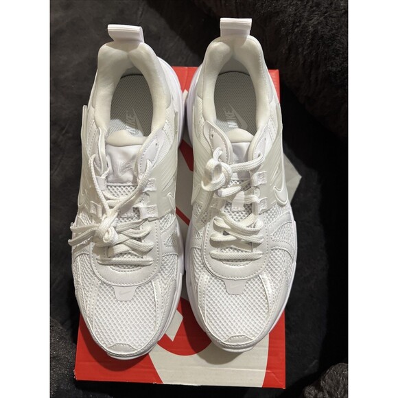 Size 9.5 Women Nike V2K Run White White Blanc/Blanc - Picture 3 of 9